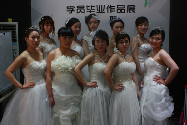 美丽可爱的A4班学生新娘作品考核花絮 吉田化妆造型培训学校