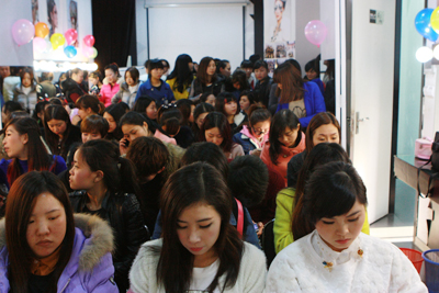 吉田化妆造型学校，春节招生优惠大酬宾抽奖活动
